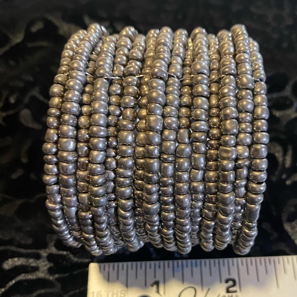 Pewter seed bead cuff GUC 2 1/2”x 2 1/2” best for wrists under 7” see pics - Picture 5 of 5